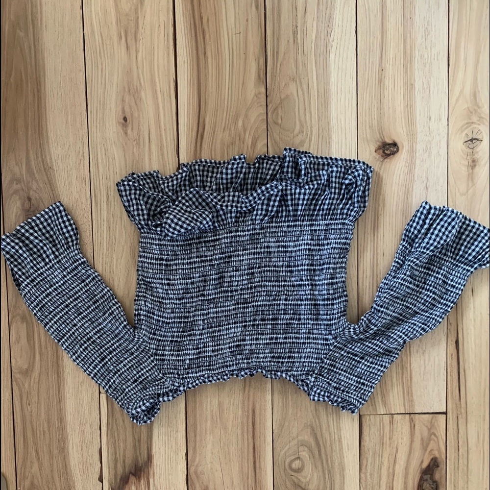 American Eagle off the shoulder shirt